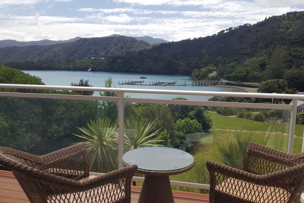 Balcony-at-the-Portage