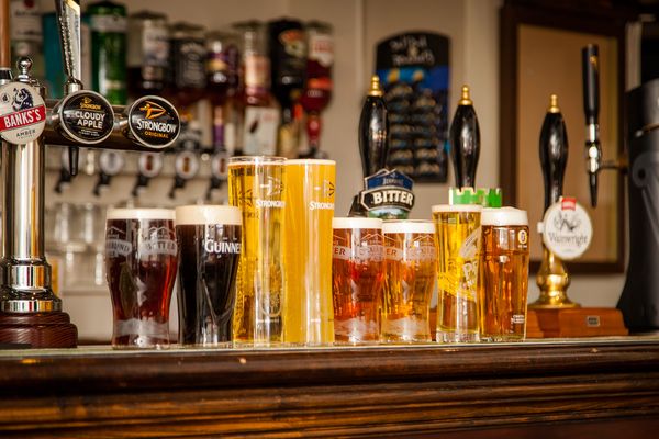 Beers-at-the-George-Hotel