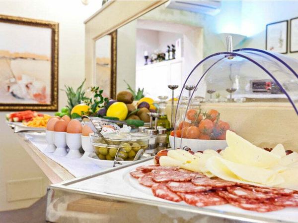 breakfast spread in Tuscany