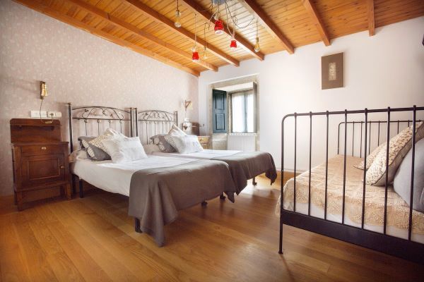 Casa do Cruceiro twin room