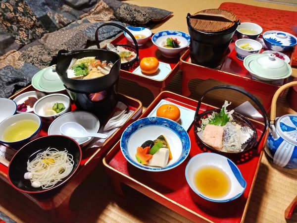 Exquisite-Traditional-Japanese-Ryokan-Dinner-(Kaiseki)