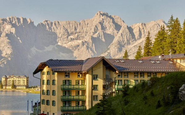 Grand Hotel Misurina lake