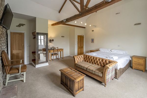 Greyhound hotel shap bedroom