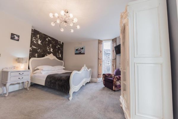 Heidi's Grasmere Lodge and cafe Room