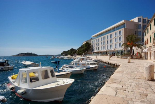 Hotel Adriana Hvar outside small 2