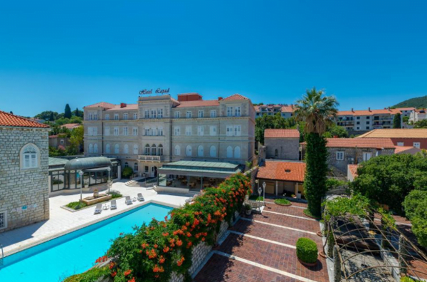 Hotel Lapad 4 pool and hotel small