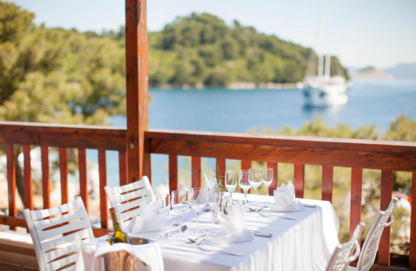 Hotel Odisej 3 outside restaurant small