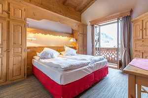 Hotel Oustalet bedroom