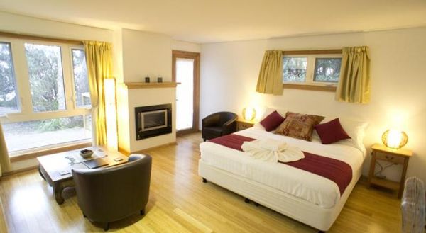 Lake St Claire Lodge