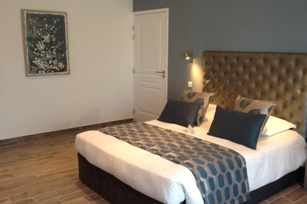 Le Val Baussenc room