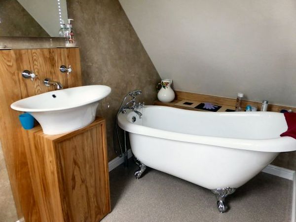 Loft-Bathroom-Green-Howe