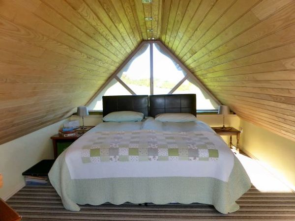 Loft-Room-Green-Howe