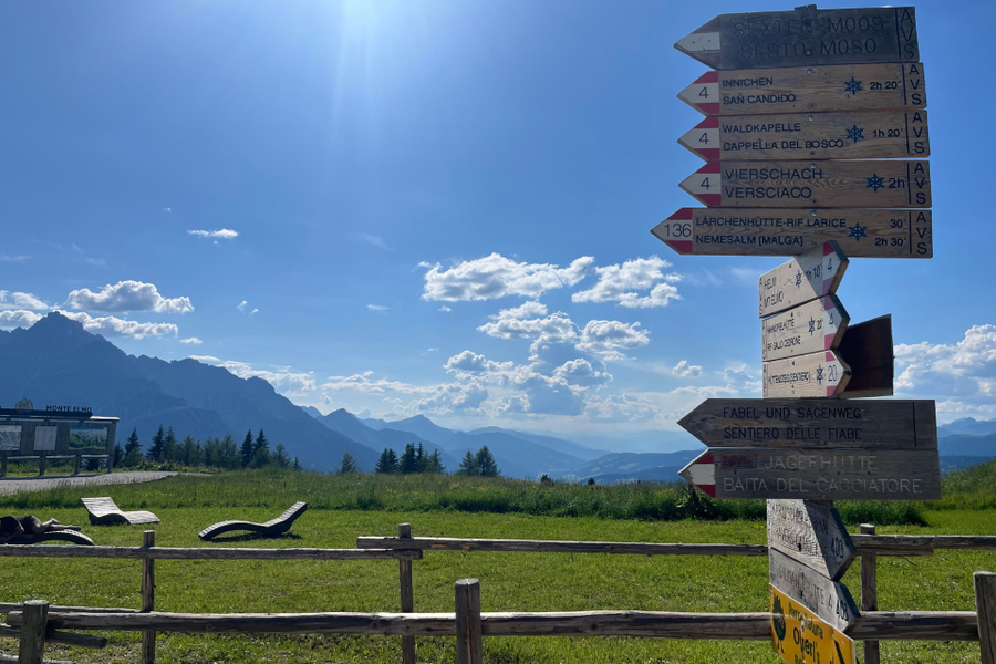 Monte Elmo Helm Sesto Dolomites Trail Sign