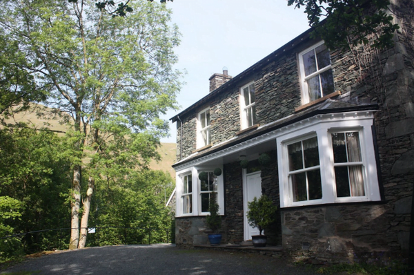 Old waterview hotel exterior