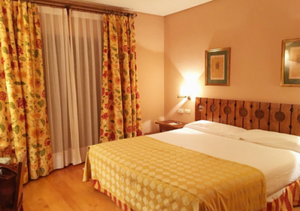 Parador De Fuente De Bedroom