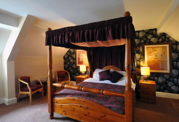 Royal George Bedroom