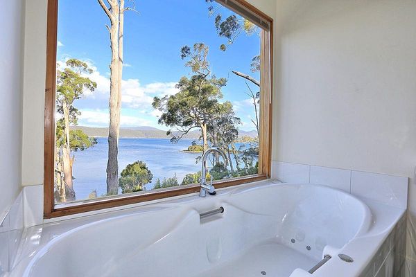 Spa accommodation in Tasmania