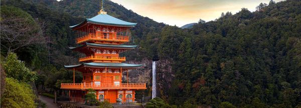 Temple-at-Nachi-Katsuura