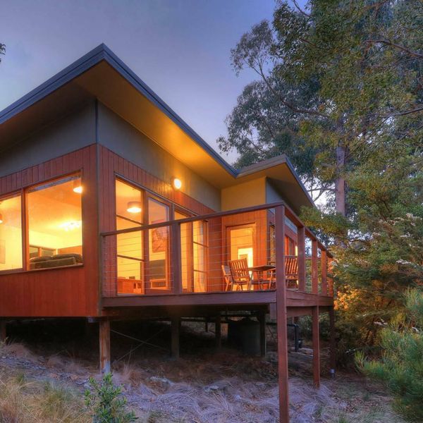 stewarts bay lodge exterior